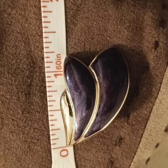 Vintage Trifari TM Clip Earrings - Picture 4 of 11